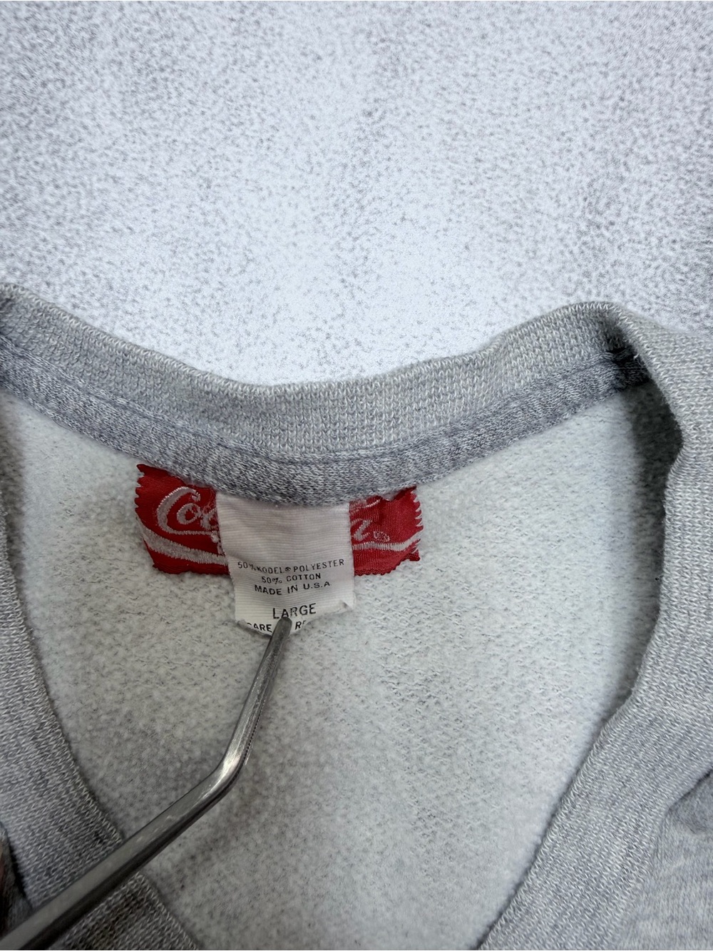 Coca Cola VNTG 90s  made in USA sz Large Cropped Raw Hem Sweatshirt A54 - Picture 5 of 5